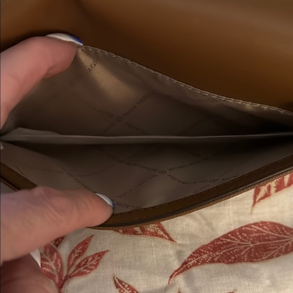 3 Michael Kors Brown and Cream bags - Picture 5 of 15